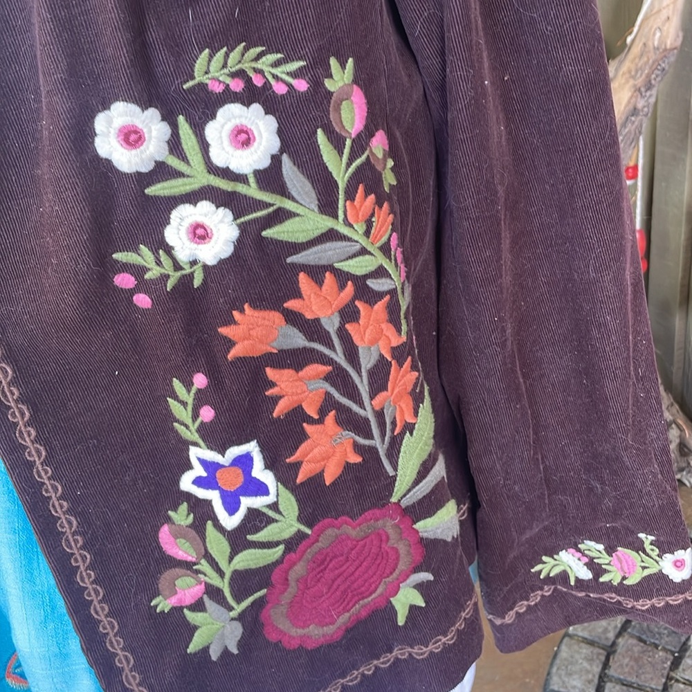 Vintage Brown corduroy embroidered jacket. L